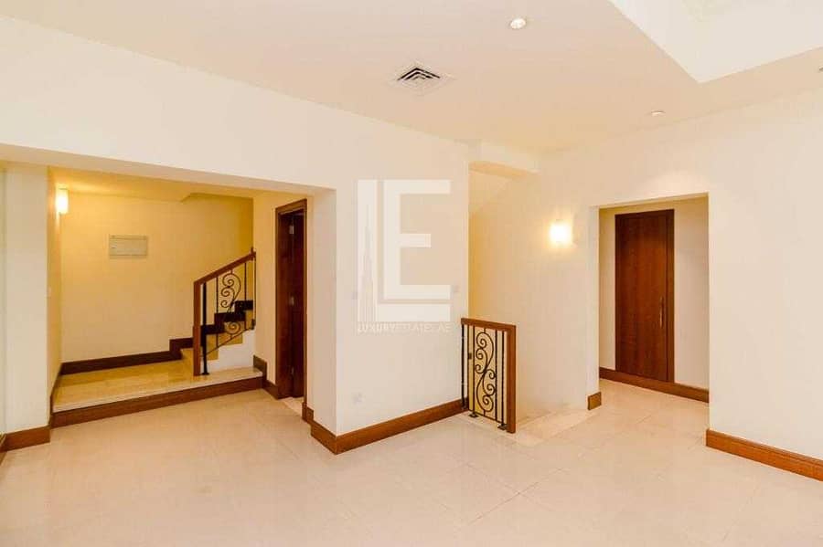 2 Live in a Townhouse at Palm Jumeirah w/ Private Access