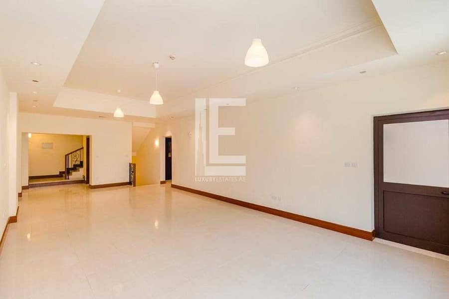 7 Live in a Townhouse at Palm Jumeirah w/ Private Access