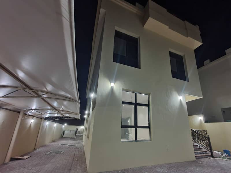 Brand new 5 bedrooms spacious villa for Rent in Al Hoshi