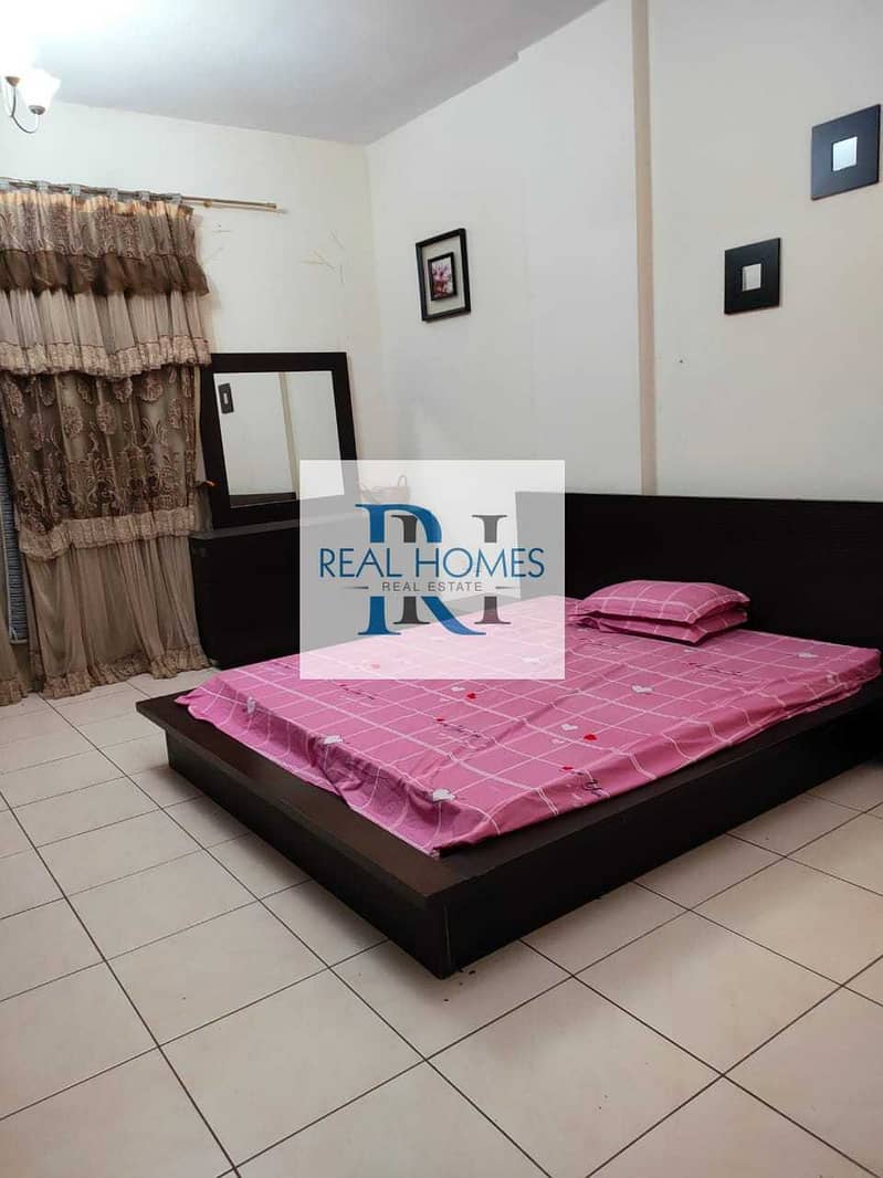 furnished || balcony || pay 12 chqs