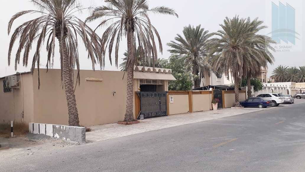 Arabic house for sale in Al Quoz 1 in good price