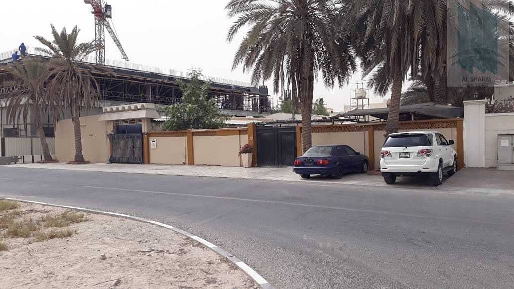 6 Arabic house for sale in Al Quoz 1 in good price