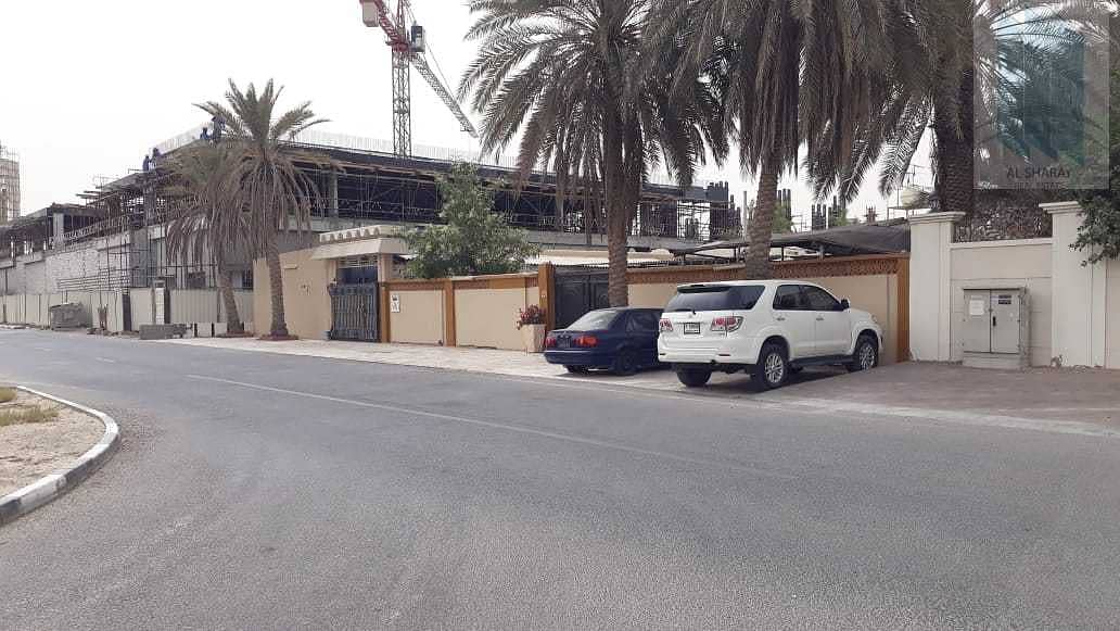 8 Arabic house for sale in Al Quoz 1 in good price