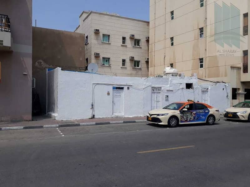 بيت ارضي للإيجار في المرقبات قريب من محطة المترو بيت ارضي للإيجار في المرقبات قريب من محطة المترو