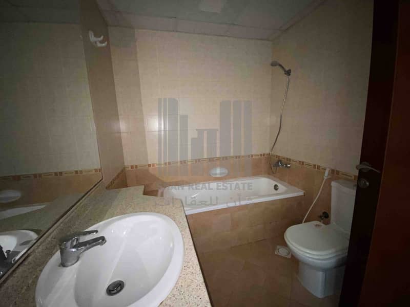 18 Distress 2 Bedroom Maidroom Corniche Tower for Sale