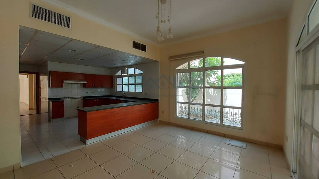 10 5 BR Independent Villa with a Garden & 2 separate parking with shutter