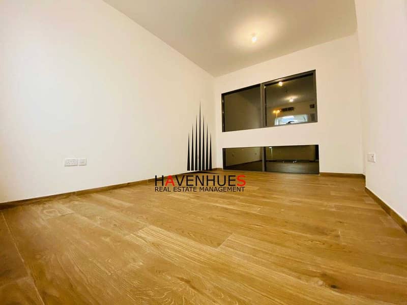 2 HOT OFFER !! 2 BHK APT Wooden Flooring With Parking