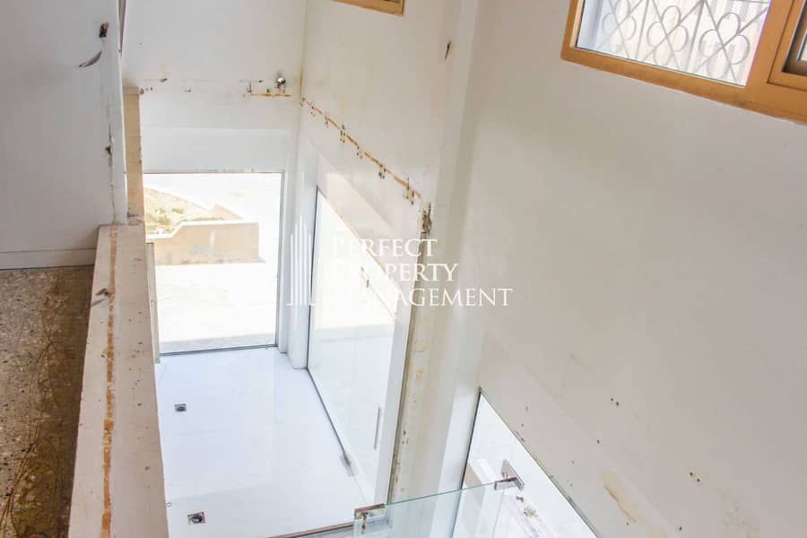9 Very spacious shop for rent in a main street in Old Ras Al Khaimah