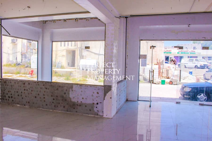11 Very spacious shop for rent in a main street in Old Ras Al Khaimah