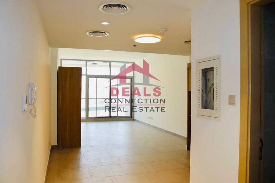 9 Ready to Move | Spacious  Studio  Apartment with balcony  for Rent in Shamal Residence