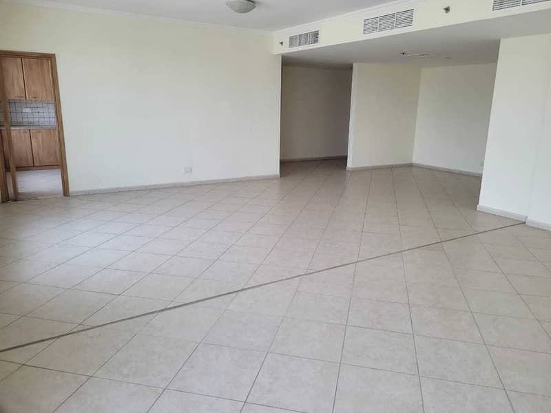 Large 2 Bedroom Apartment with Store and Big Hall