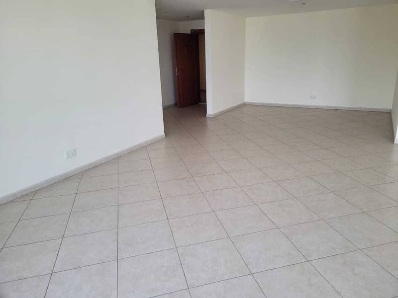 2 Large 2 Bedroom Apartment with Store and Big Hall