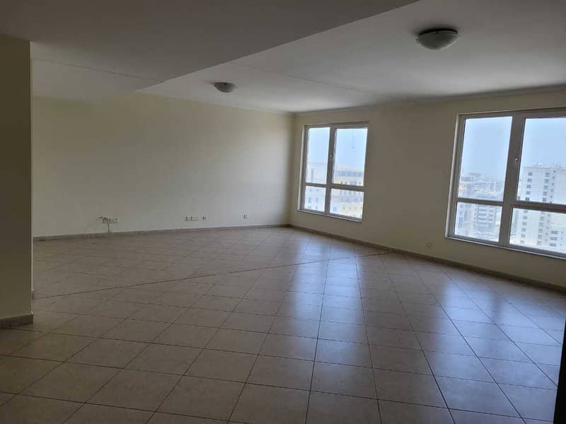 3 Large 2 Bedroom Apartment with Store and Big Hall