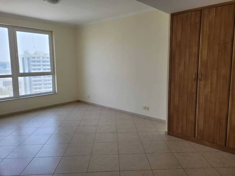 16 Large 2 Bedroom Apartment with Store and Big Hall
