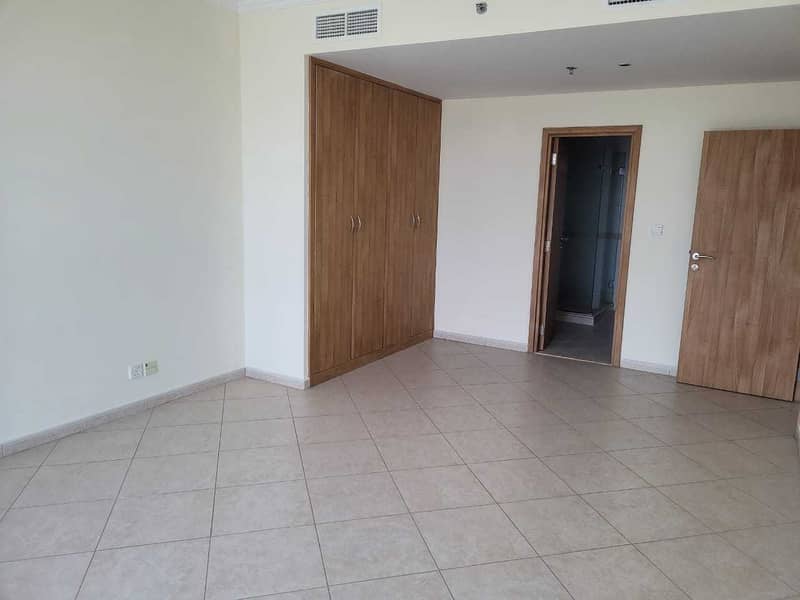 18 Large 2 Bedroom Apartment with Store and Big Hall