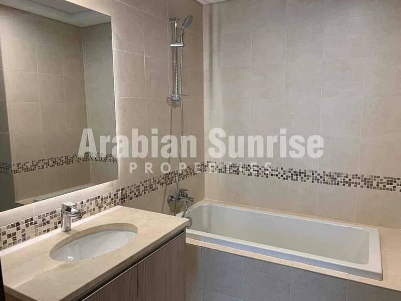 5 Invest now! Spacious apt with Ferrari World View