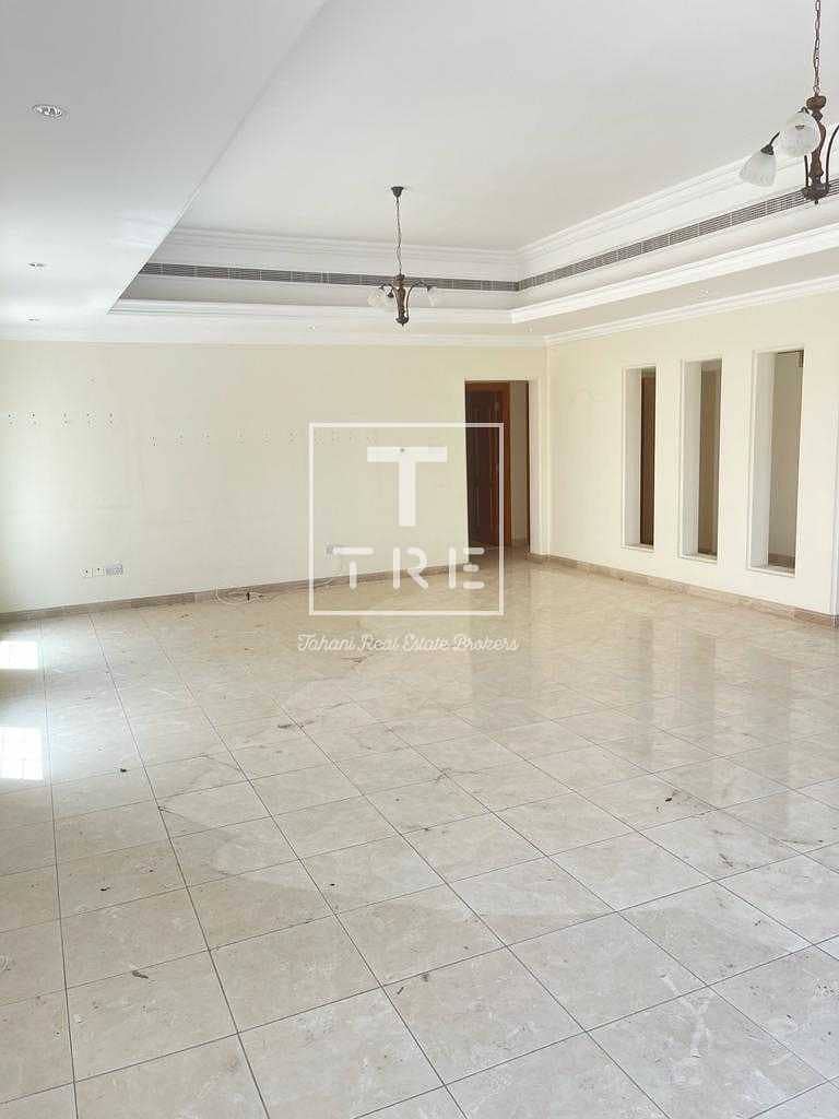 Ready to move /4BHK Villa/ prime location/ Jumeirah 1 / 165K YEARLY / 165