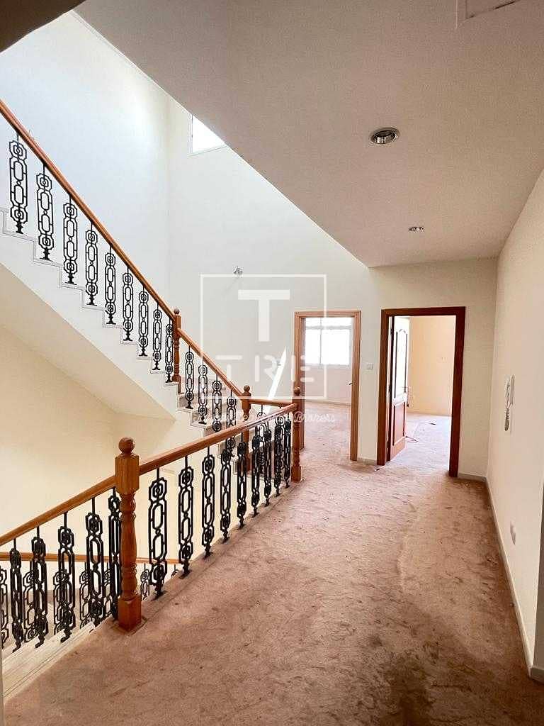 17 Ready to move /4BHK Villa/ prime location/ Jumeirah 1 / 165K YEARLY / 165