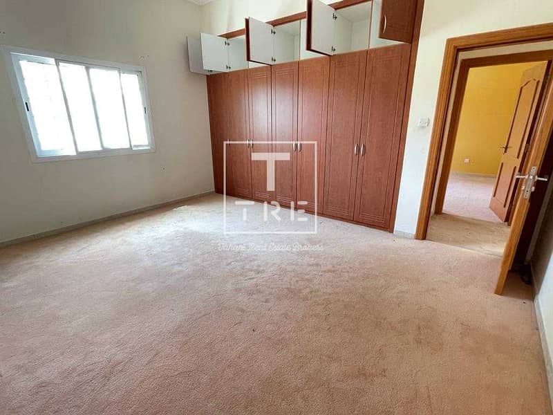 21 Ready to move /4BHK Villa/ prime location/ Jumeirah 1 / 165K YEARLY / 165