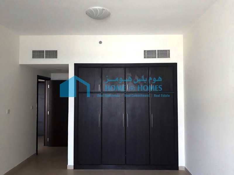 3 Big 1 BR for Rent w/ Balcony & Closed Kitchen!