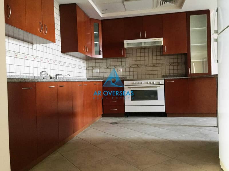 5 Well Maintained Property 3 BHK for Sale in Foxhilll MC