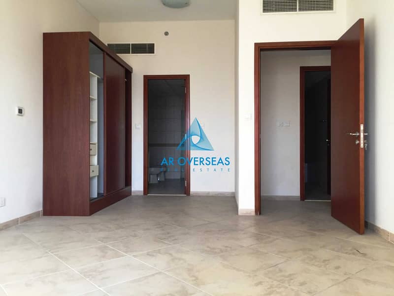 7 Well Maintained Property 3 BHK for Sale in Foxhilll MC