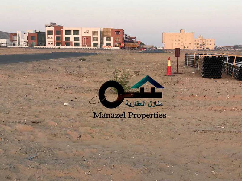 For sale residential commercial land behind the Chinese market next to the Indian school directly on the neighboring street, excellent location and next to all services