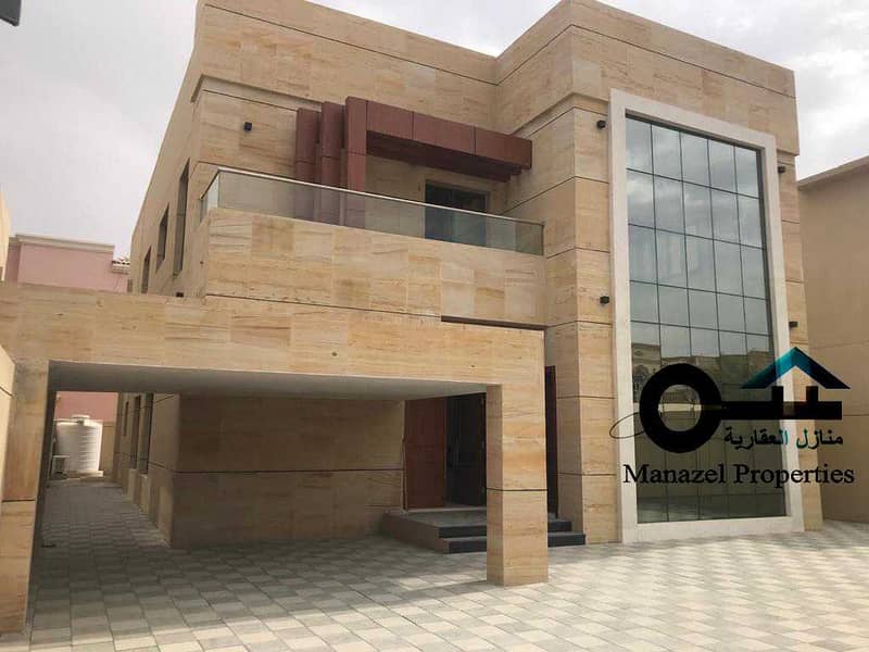 Villa for sale in the Rawda area in Ajman. The villa is European design, facing stone, finishing super deluxe, very excellent location and close to services.