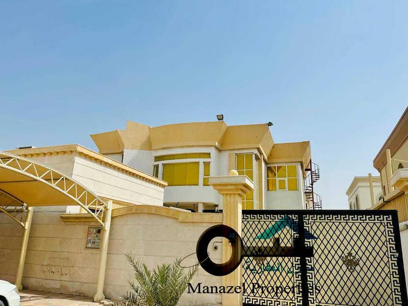 Villa for sale in Al Hamidiyah, Ajman, opposite the preventive medicine and near the mosque. The villa with electricity, water and sewage is on Al Jar Street and close to facilities and services.