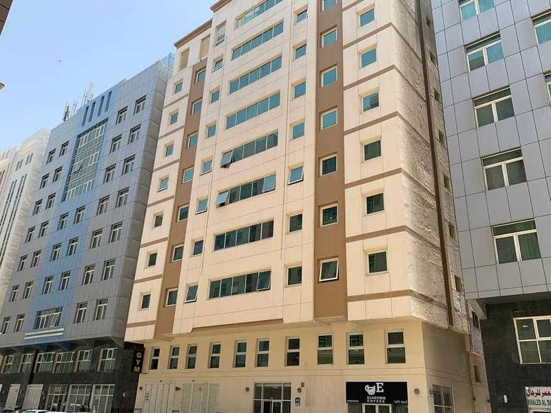 new office in new building for rent with 1 kitchen and 1 bathroom located in al Falah main street