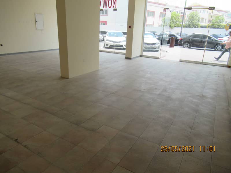 1300 sq ft ground floor showroom |Furnished|Private pantry &Toilet|Road facing|Rent Dhs125kp/a|Amazing offer!