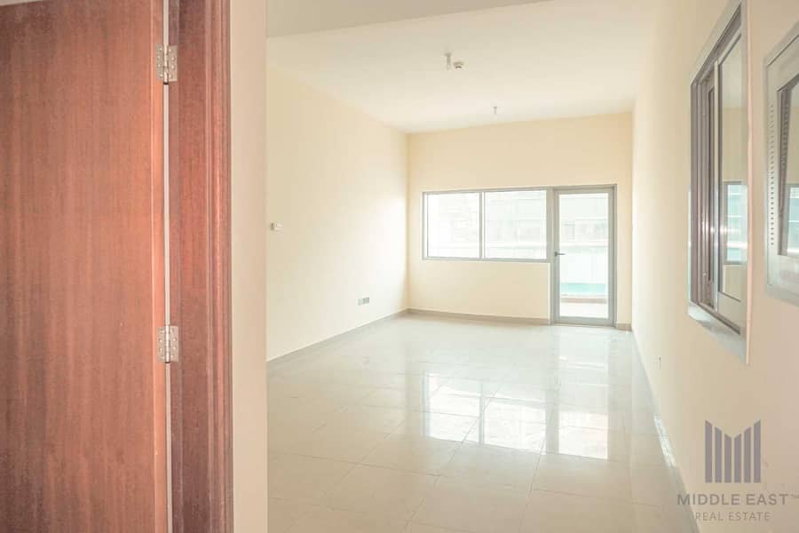 24*7 Viewing | 1BHK with Balcony | Well Maintained Building 24*7 Viewing | 1BHK with Balcony | Well Maintained Building