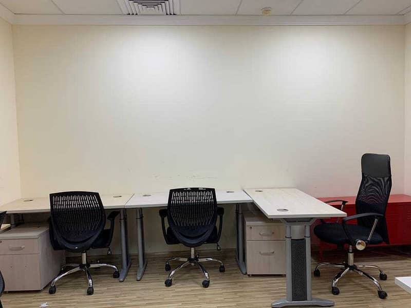 FREE INTERNET, DEWA OFFICE SPACE AVAILABLE FOR LEASE OFFER WITH A LOWEST RATE