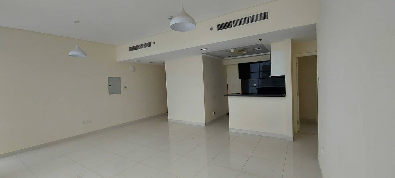 Park Central- 1 Bedroom Hall with Kitchen Appliances-Full Amenities