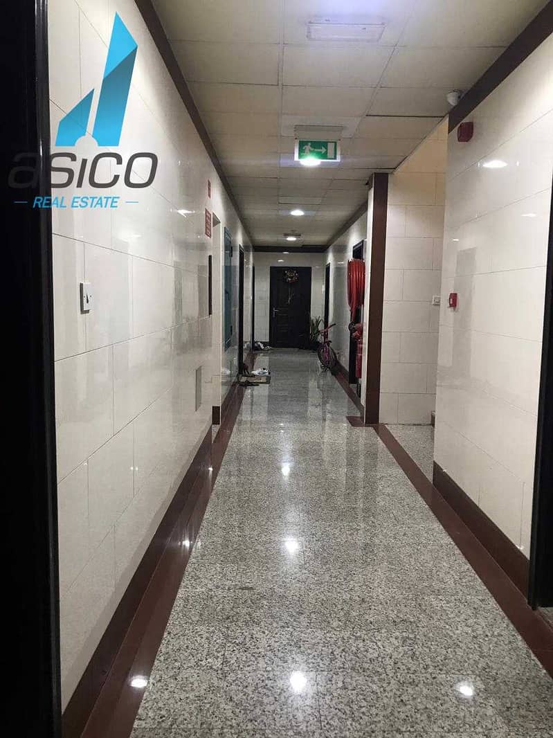 شقة في المرقبات ديرة 1 غرف 32000 درهم 4915521