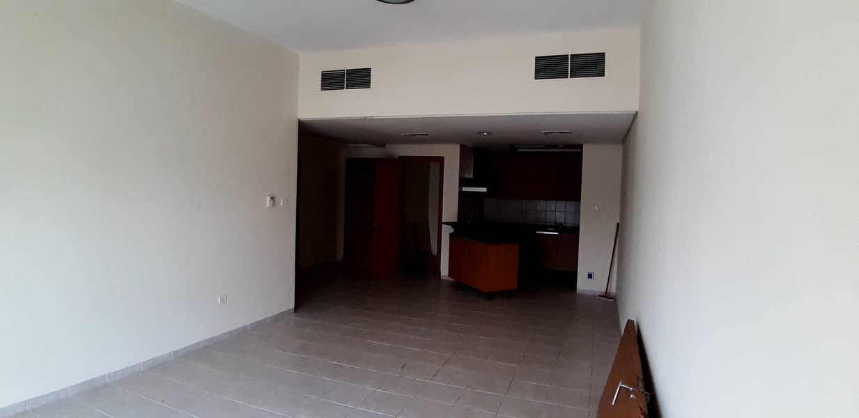 34k 2CHQ  1 Bedroom In Discovery Garden With Balcony