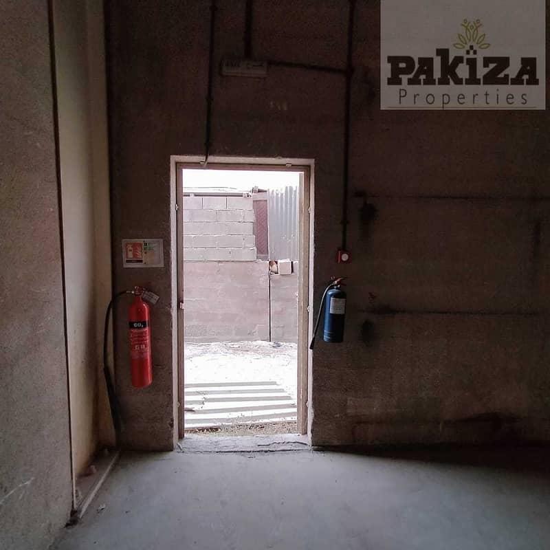12 5250Sqft!!  Warehouse With Washroom Office In Clean Compound At lower Price