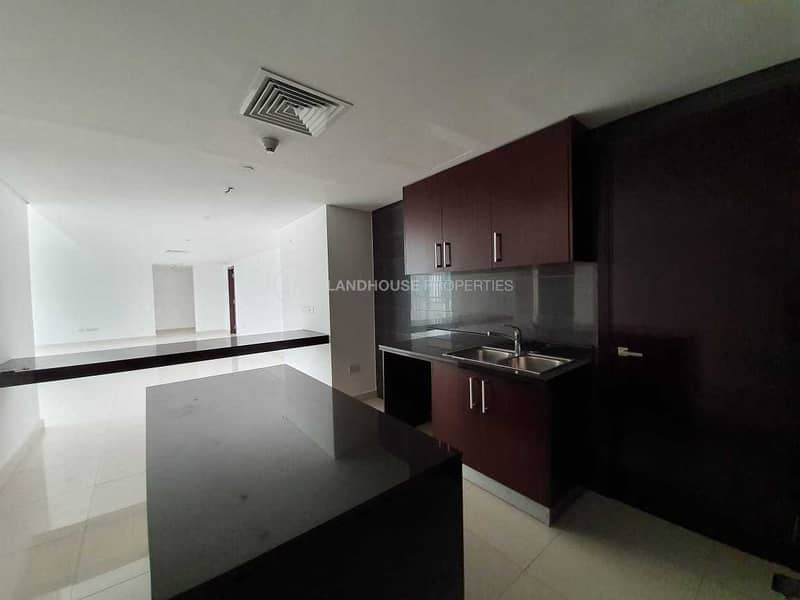 5 No Commission !!! Huge Layout 3BHK + M