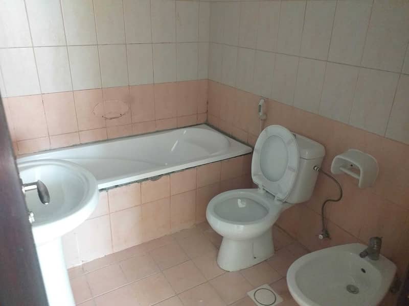 12 large 1 BHK for rent in GREECE only 27000