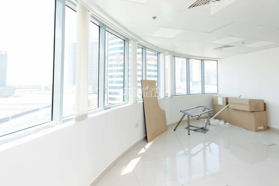 8 1002 sq. ft Fitted office with Lake view