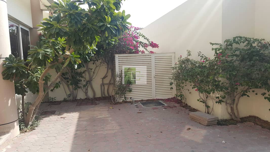 4 4 Bed Room Villa In Jumeirah 1 Near To Irani Hospital