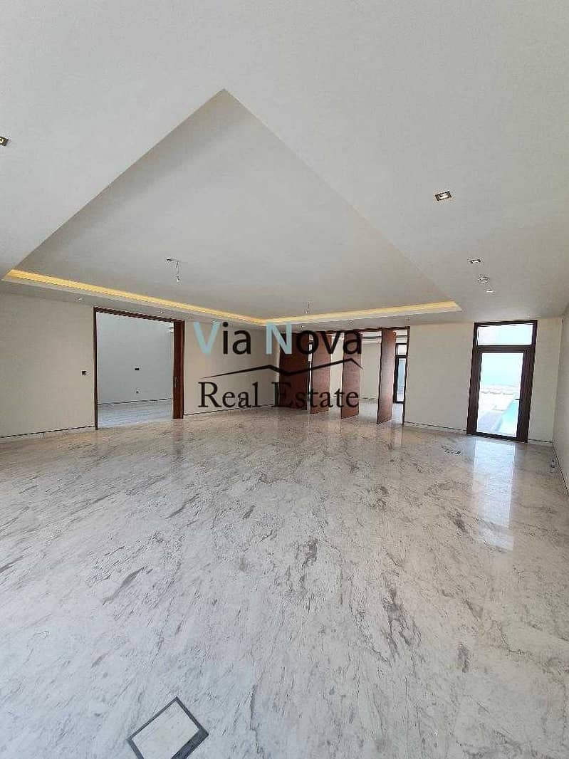 Villa with direct beach access Villa with direct beach access