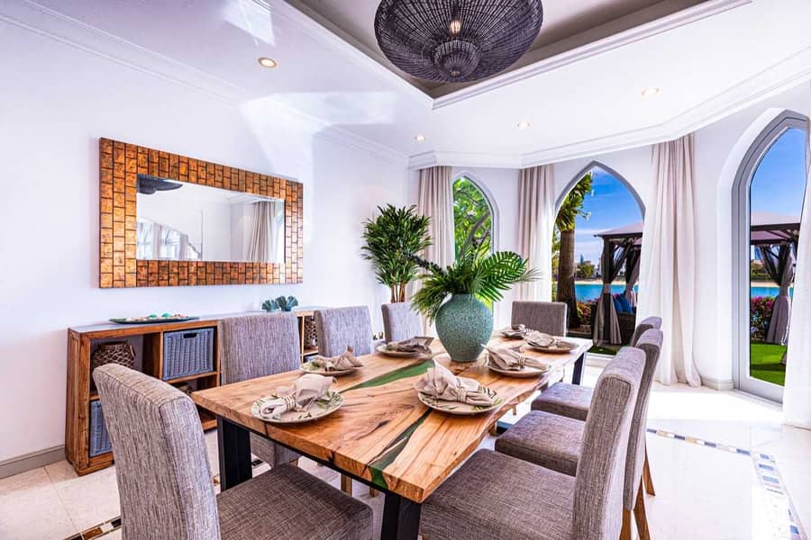 9 L Malibu/ Garden Home Elegant Vibe Beach Villa