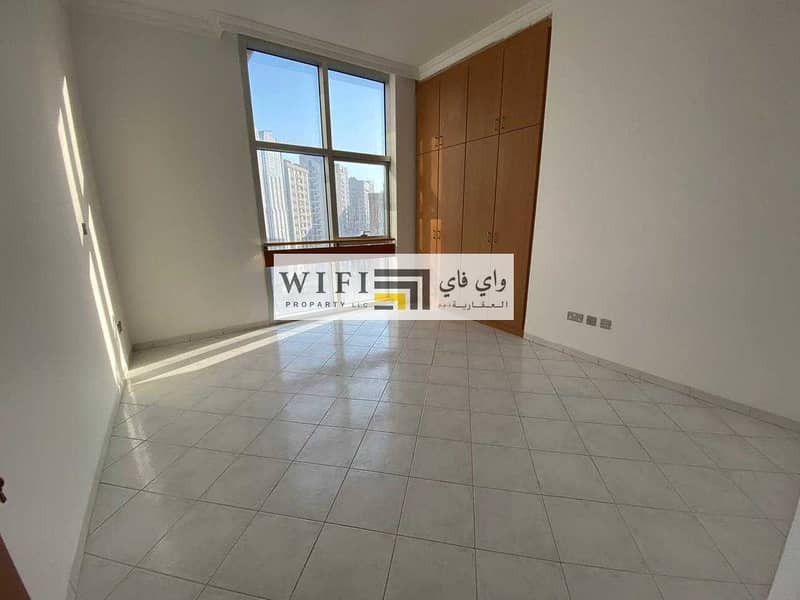 4 For rent in Abu Dhabi excellent apartment (Corniche area)