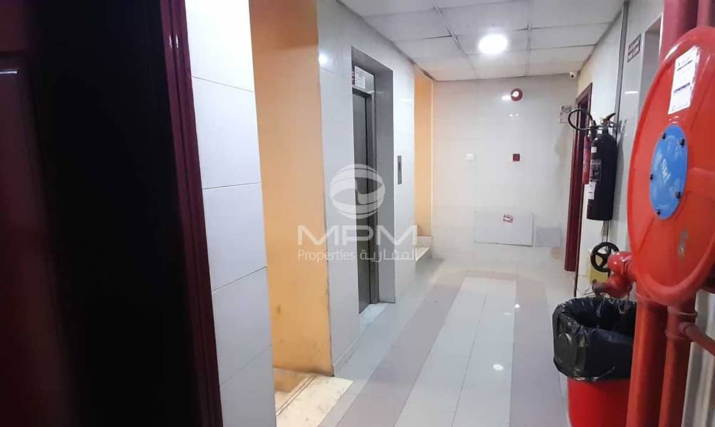 3 1 Month Rent Free | Spacious Office | 5 Chqs