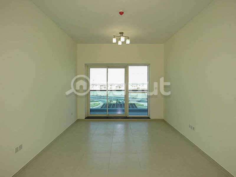 6 Large 2BR | 1 Month Free  |Closed Kitchen | Balcony