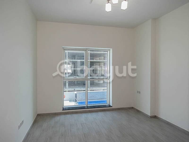 7 Large 2BR | 1 Month Free  |Closed Kitchen | Balcony