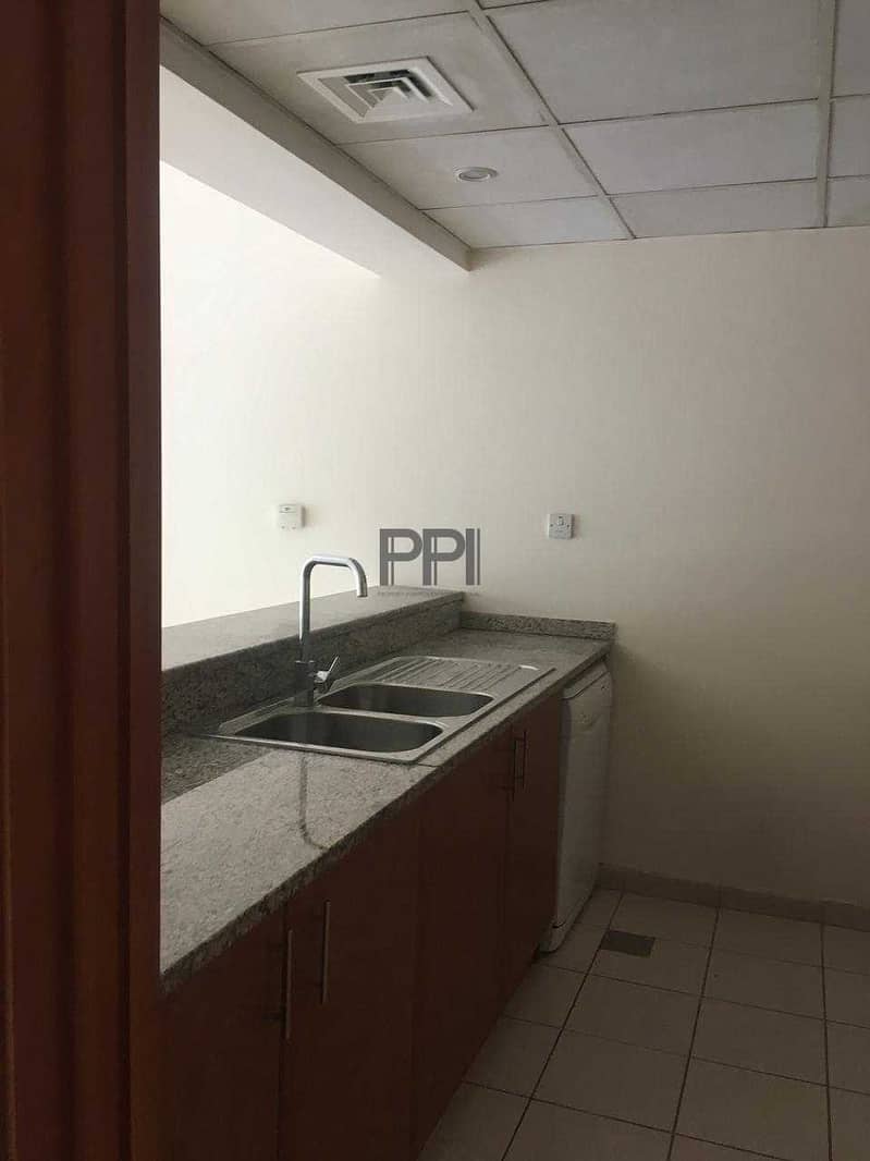 10 Well maintained| Lower floor| Bright Apartment
