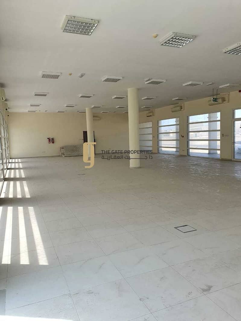8 Spacious SHOWROOM In Mussafah For Rent