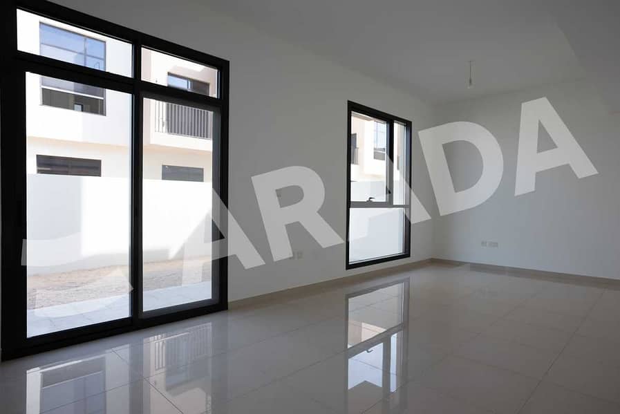 10 3BHK Townhouse for yearly rent in Al Tai -  Sharjah